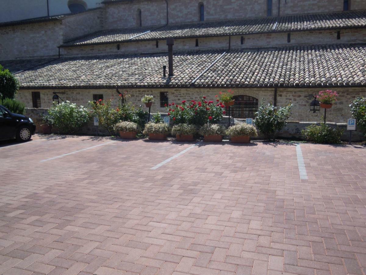 Il Turrione "App. Santa Chiara" Apartment อัสซิซี ภายนอก รูปภาพ